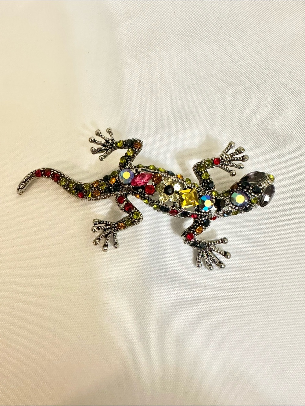 Silver-tone Rhinestone Multicolor Lizard Brooch - Picture 2 of 6